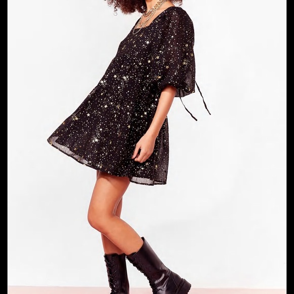 Nasty Gal Dresses & Skirts - NWT! Nasty Gal Star Puff Sleeve Smock Dress